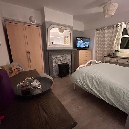 Appartamento Redditch Rest Near Town Centre & Transport Links Esterno foto