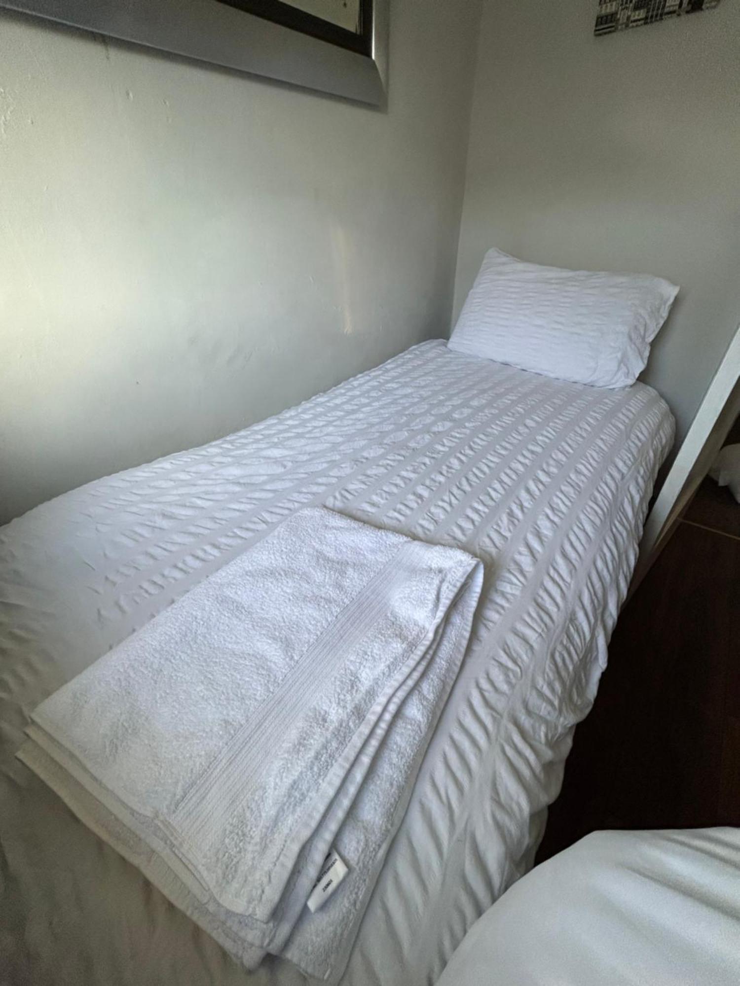 Appartamento Redditch Rest Near Town Centre & Transport Links Esterno foto