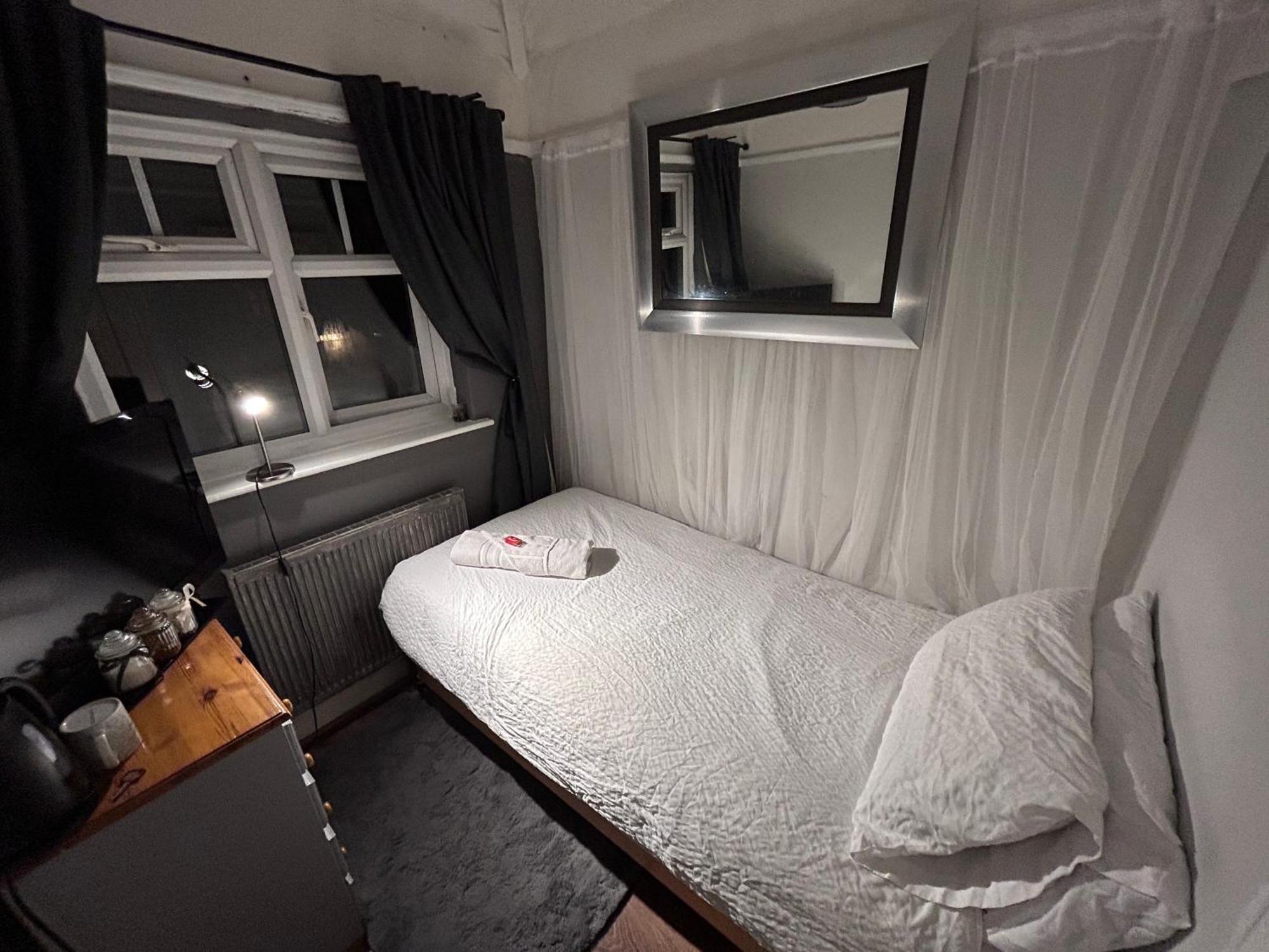 Appartamento Redditch Rest Near Town Centre & Transport Links Esterno foto