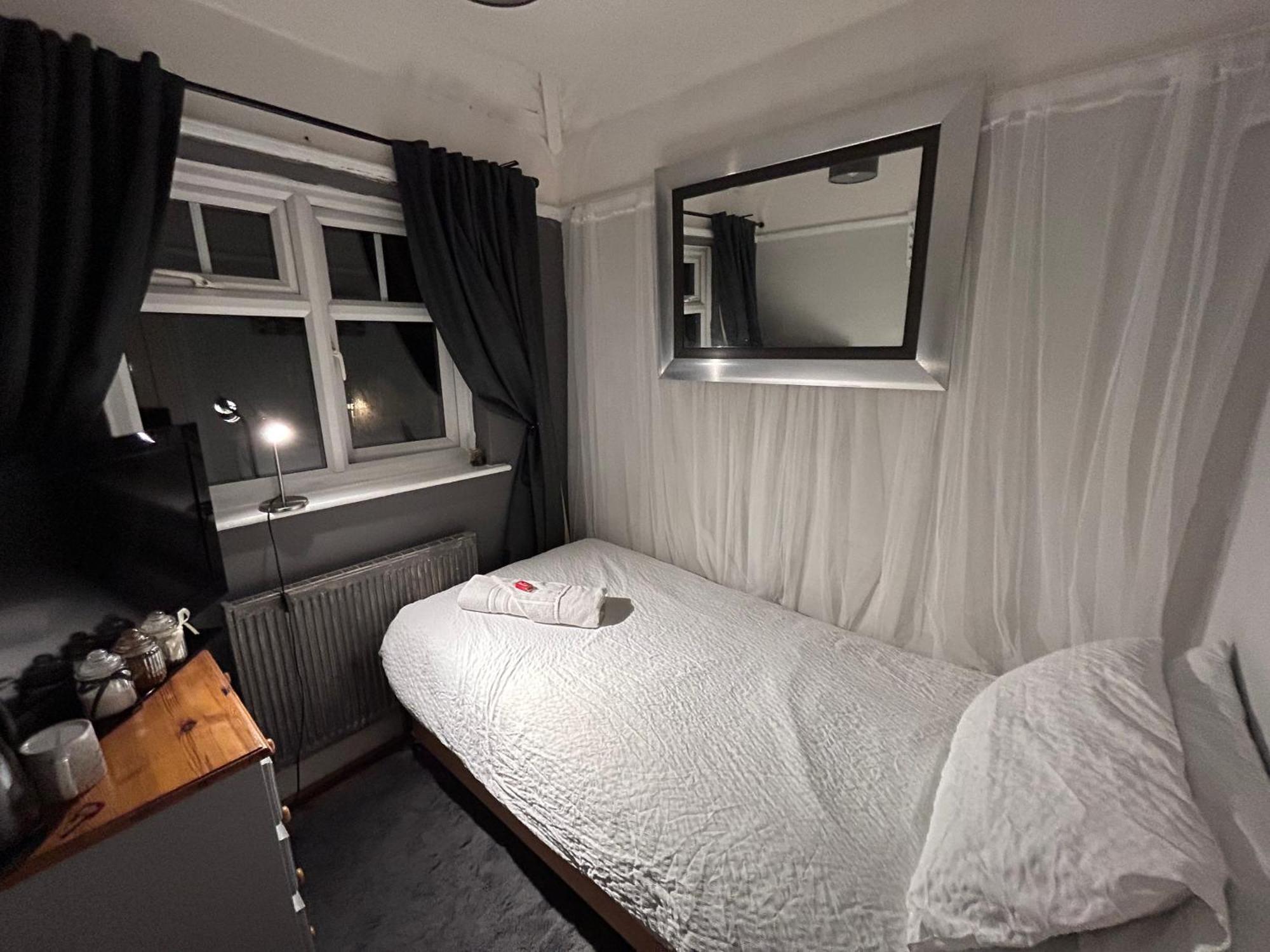 Appartamento Redditch Rest Near Town Centre & Transport Links Esterno foto