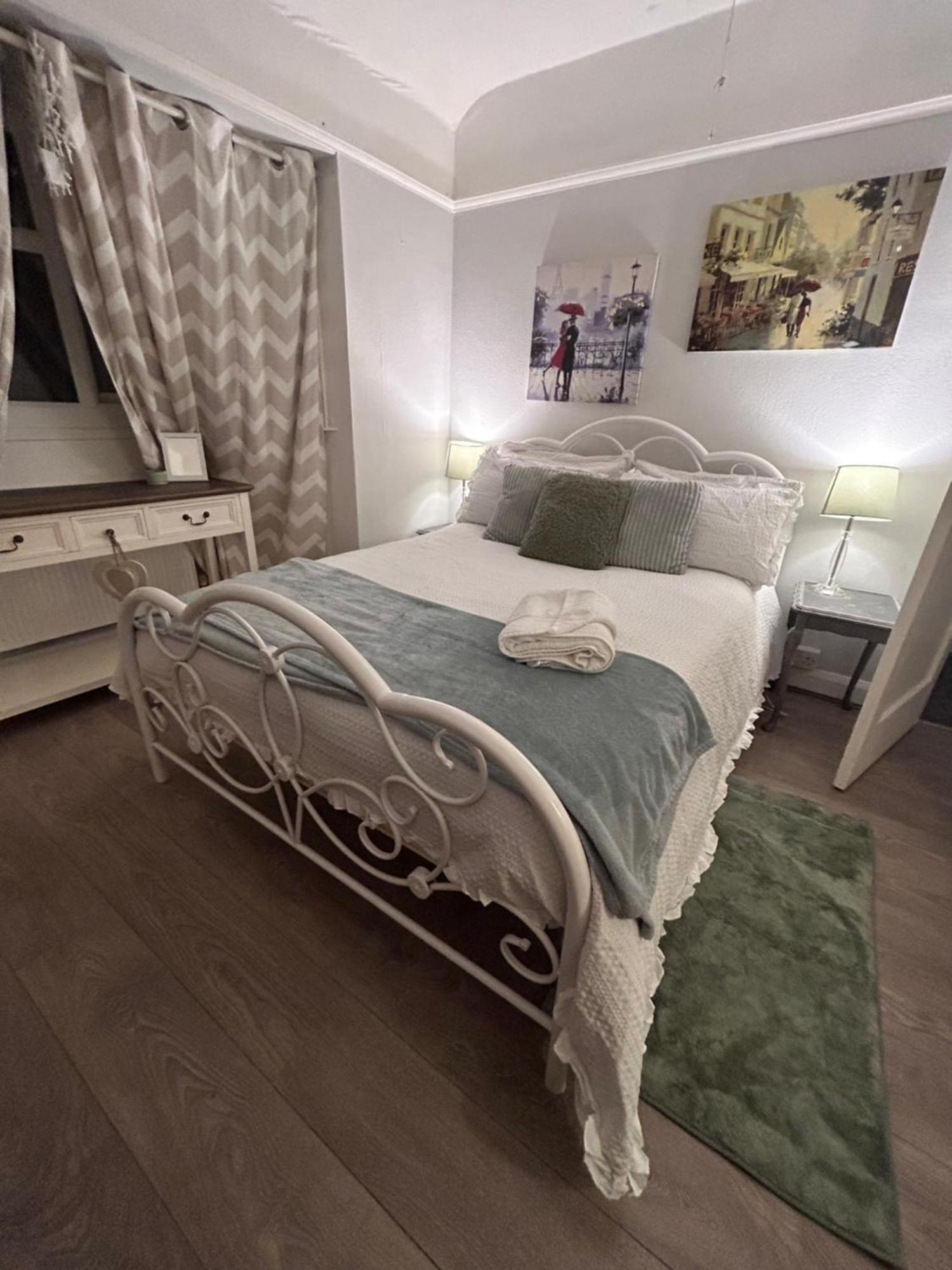 Appartamento Redditch Rest Near Town Centre & Transport Links Esterno foto